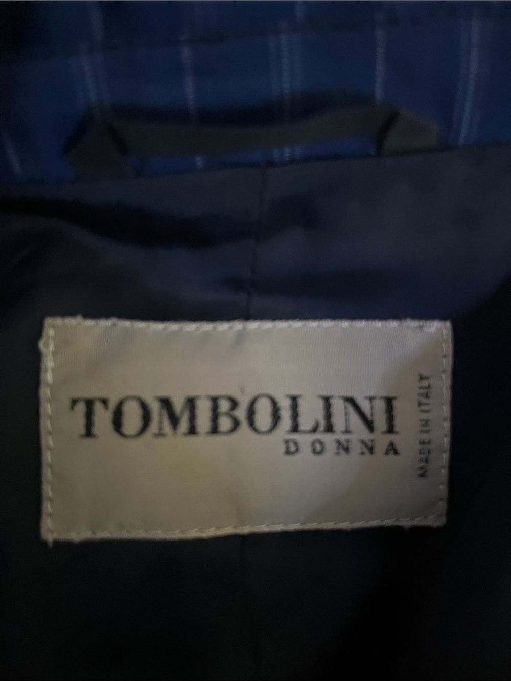 Donna Tombolini Italian Pinstripe Skirt Suit. Sz 40 - Picture 6 of 6